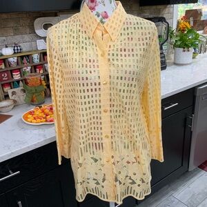 Alfred Dunner Size 14 Blouse Yellow Floral Cut Out Sheer 3/4 Sleeve Shacket
